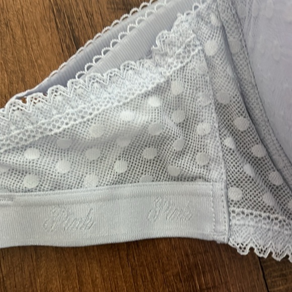 Baby Blue Bra.  Polka dots. Lace. - Picture 4 of 4